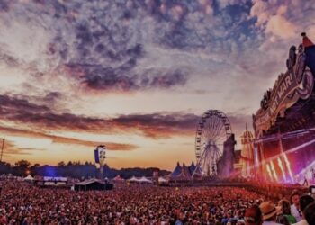 Het ultieme festival waar muziek, motorcross en theater samenkomen