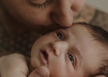 Mart Hoogkamer deelt liefdevol vaderschapsmoment