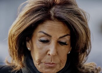 Rachel Hazes verbreekt media stop en liegt glashard