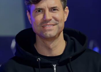 Simon doet verrassende onthulling over Georgina Verbaan