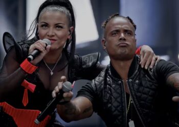 Oud-zangeres van 2 Unlimited woest: ‘Speelt alsof ze mij is’
