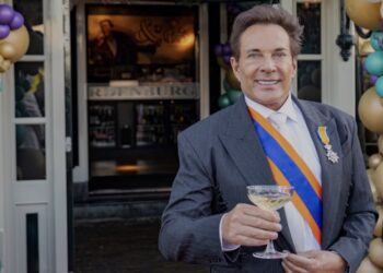Opvallend bezoek bij verjaardag van Gerard Joling