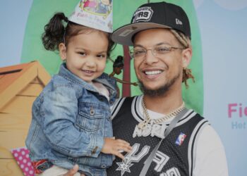 Ronnie Flex blikt terug en doet opvallende onthulling