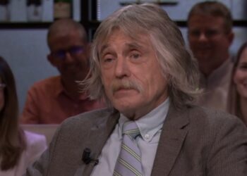 Johan Derksen: “Iedereen haat dat wijf” bij The Voice