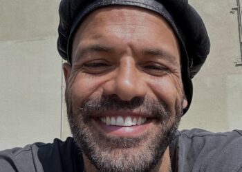 Alain Clark eert Eva: ‘Ze komt terug als roodborstje’