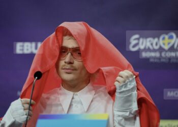 Songfestivaldirecteur slaat terug na felle kritiek