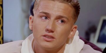 Mart Hoogkamer volledig in tranen en van slag: ‘Heel heftig’