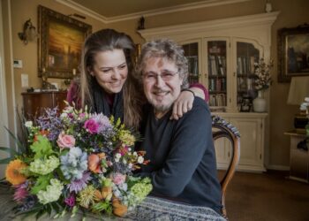 Zangeres Mell onthult angstaanjagende ervaring ‘Heel eng’