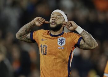Bizarre post van Memphis Depay zorgt voor ophef
