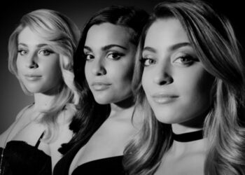 OG3NE-zangeres ontroert met emotioneel nieuws
