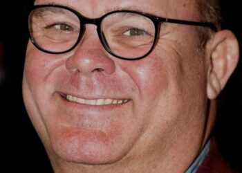 Paul de Leeuw volledig uit het veld geslagen