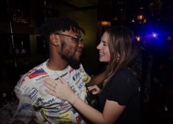 Ex-rapper komt met extreme mededeling: ‘stop te luisteren’