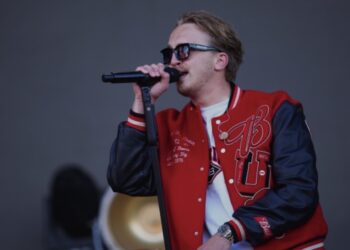 Nederlandse rapper hekelt negativiteit op socials