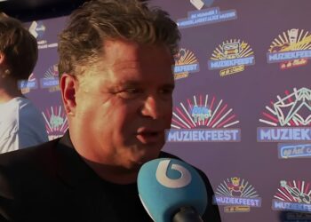 Wolter Kroes diep geraakt: ‘Lieve muziekvrienden…’