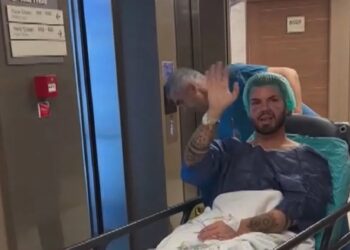 Roy Donders doet iets bizars in Turkse kliniek