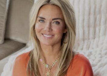 Monique zorgt voor opschudding met bekende Nederlander