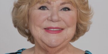 Wat Tineke de Nooij nu doet op haar 84e, is ongekend