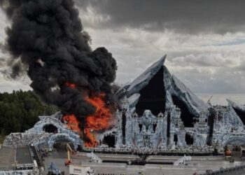 Paniek na verwoestende brand op Tomorrowland