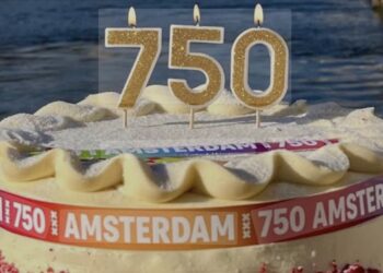 Mis dit jubileumfeest met deze artiesten live op tv niet