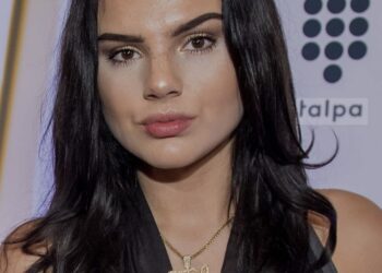 Famke Louise doet iets wat niemand zag aankomen