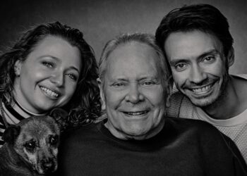 Zoon van Rob de Nijs doet een verrassend boekje open