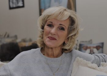 Emotionele onthulling Tineke Schouten: ‘Strooi mijn as bij Albert Heijn’