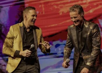 John de Bever en partner droppen opvallend nieuws