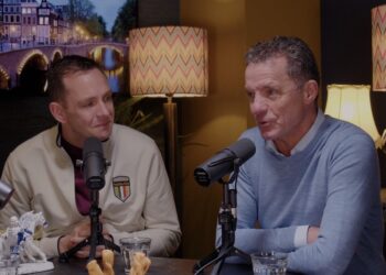 John de Bever en partner droppen opvallend nieuws