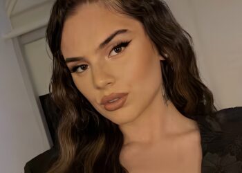 Verrassende onthulling van Famke Louise over 18+ content