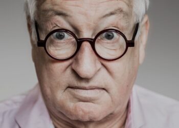 Youp van ’t Hek zet Jack publiekelijk in zijn hemd