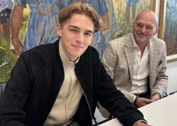 Deze opvallende stap van Antoon roept meteen koninklijke associaties op