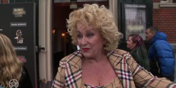 Karin Bloemen ergert zich mateloos:’Egotrippers & narcisten’