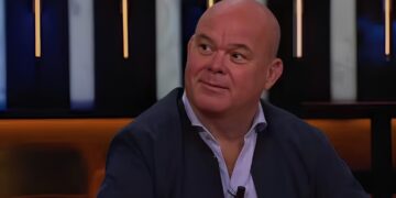 Paul de Leeuw maakt Yolanthe met de grond gelijk