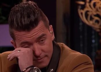 Oh oh: oudste zus bemoeit zich nu ook met ruzie Jan & Monique Smit en kiest duidelijk een kant