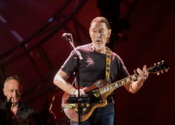 Britse zanger Chris Rea (74), bekend van ‘Driving home for Christmas’, plots overleden