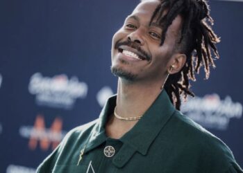 Geruchtenmolen draait op volle toeren na opvallende foto van Jeangu