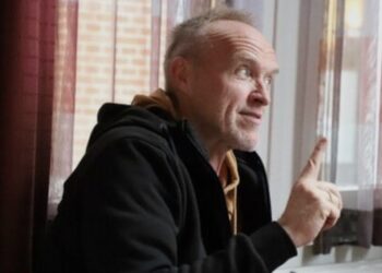 Stef Bos slaat alarm over wat komen gaat: “Het baart me echt zorgen”