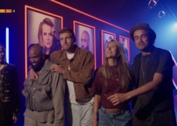 The Voice of Holland-kijkers gaan helemaal los: ‘Wat is er met hem dan?’