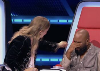 Een ontroerend duet bij The Voice zorgt voor kippenvel in de hele studio