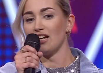 Freek Riekerink zichtbaar geraakt door woorden kandidaat The Voice