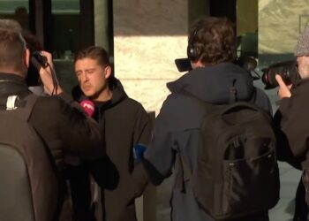 Lil Kleine doet hartverscheurende mededeling over zoontje Lio