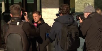 Lil Kleine doet hartverscheurende mededeling over zoontje Lio