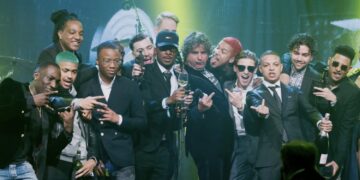 Zichtbaar Emotionele Lil kleine na legendarisch concert