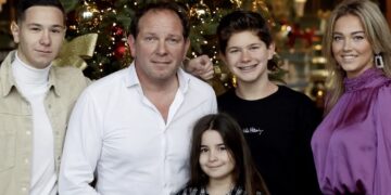 Emotionele uitbarsting van volkszanger in de rechtbank