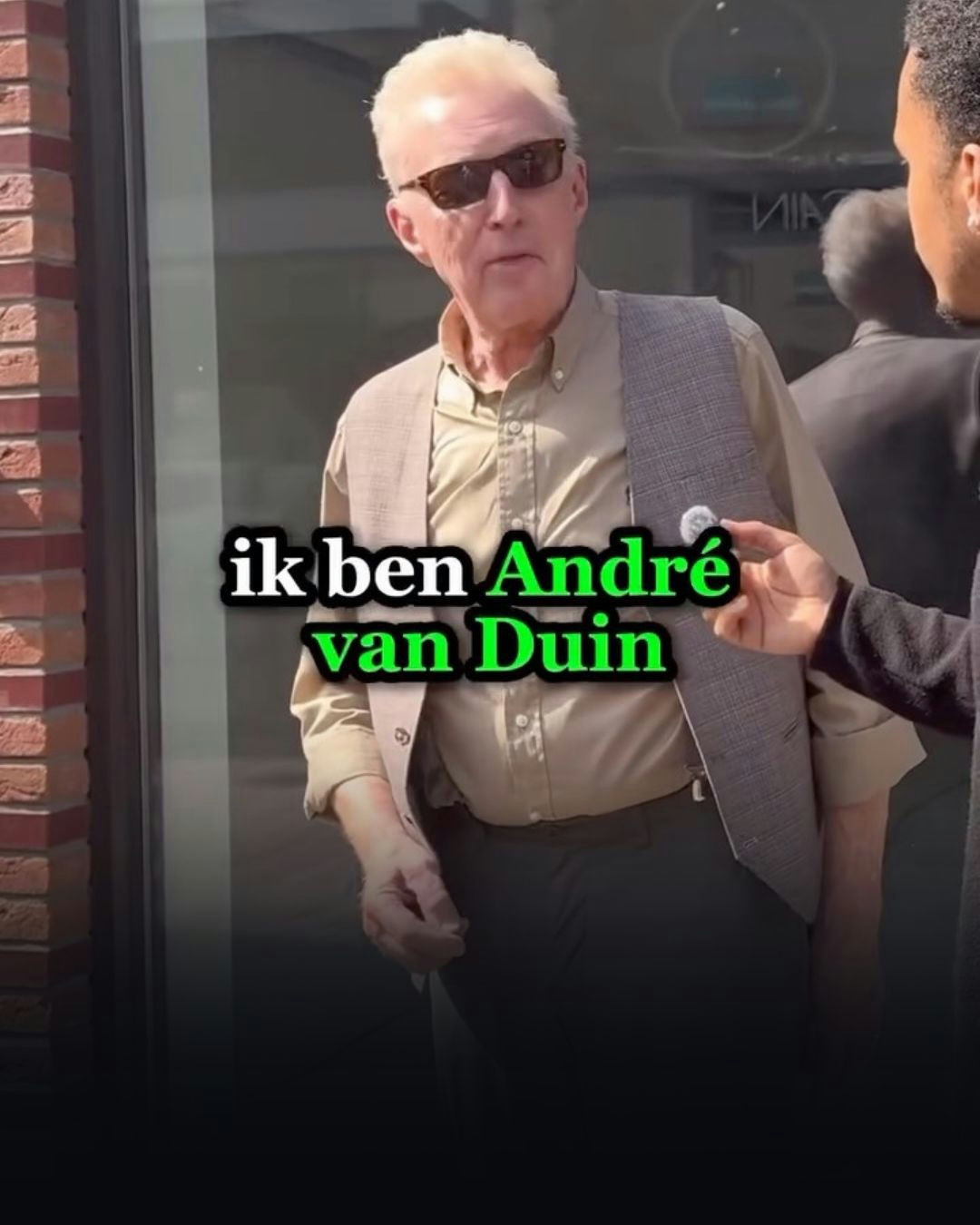 Interviewer slaat volledig de plank mis bij André van Duin