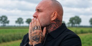 Dean Saunders diep geraakt: ‘Dankbaar dat ik jou in mijn leven heb’