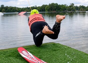 Grote schrik rond Frans Bauer als het plots misgaat op het water